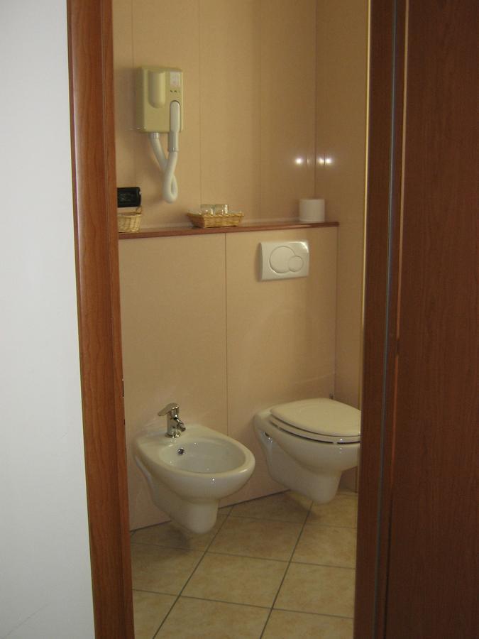 Hotel Sanremo Ceva Room photo