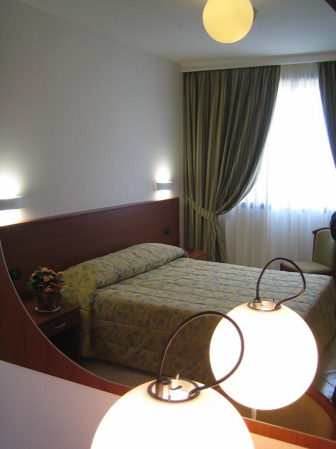 Hotel Sanremo Ceva Room photo
