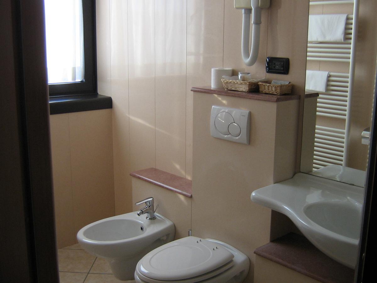 Hotel Sanremo Ceva Room photo